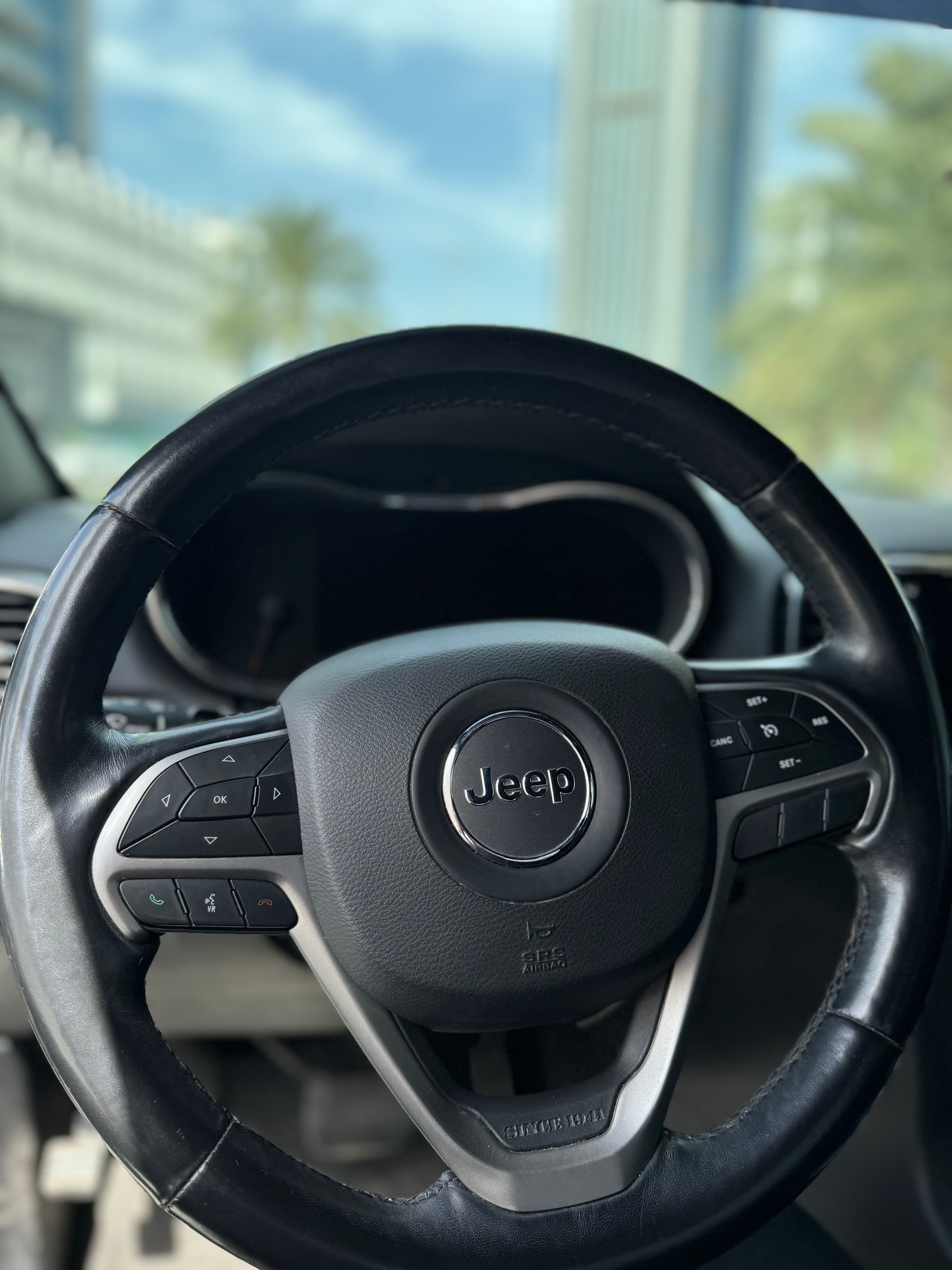 Jeep grand cherokee view 2