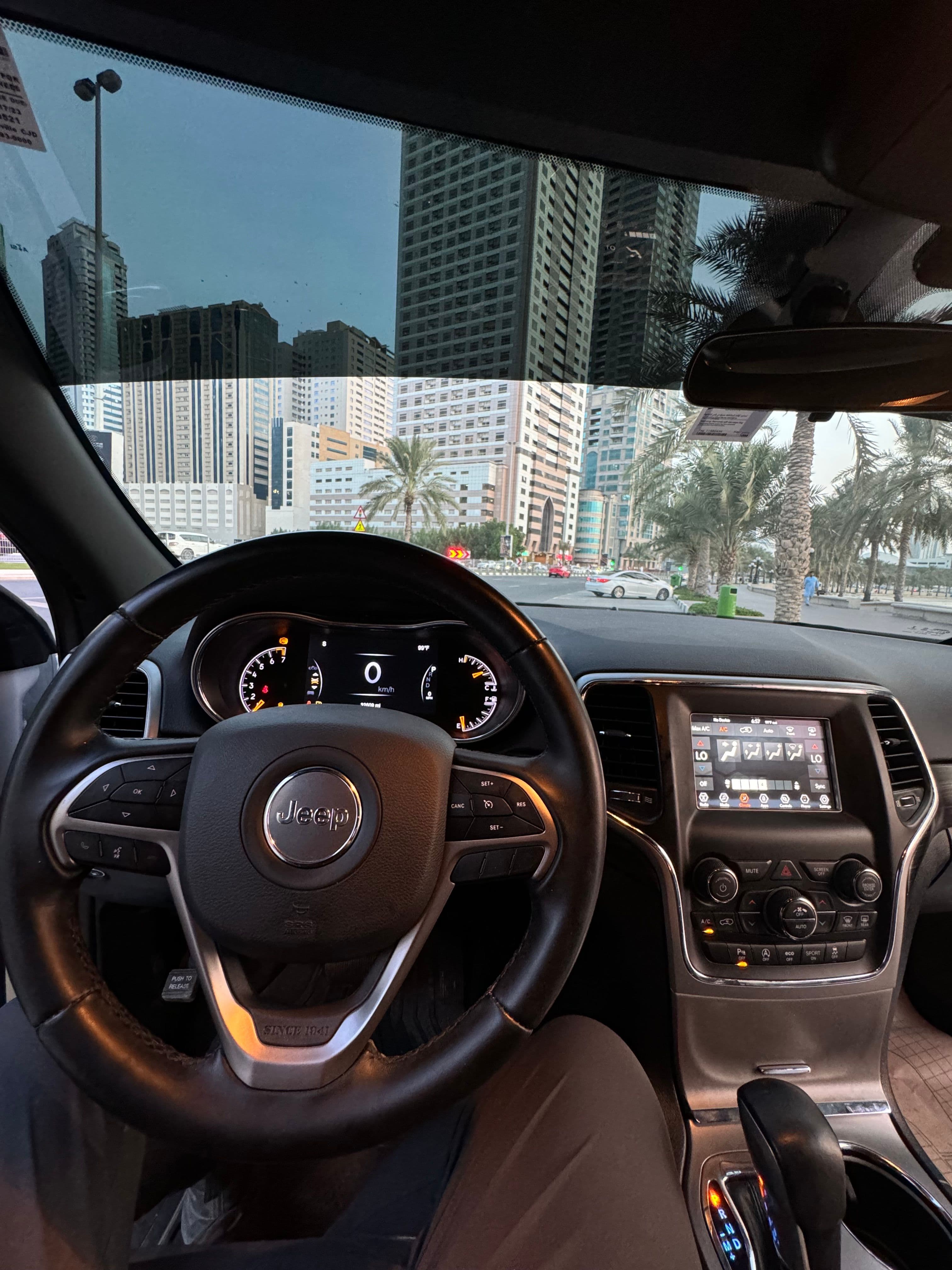 Jeep grand cherokee view 2